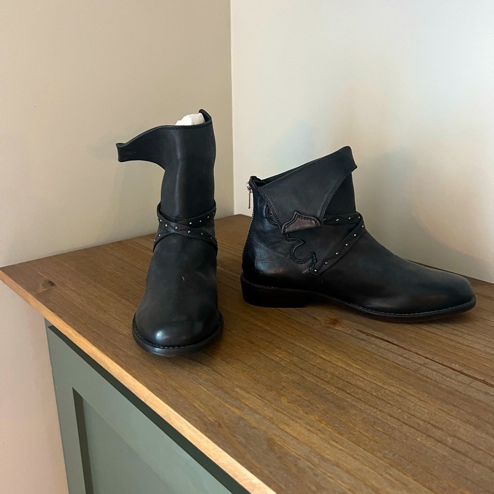 Free People boots - black - size 7.5